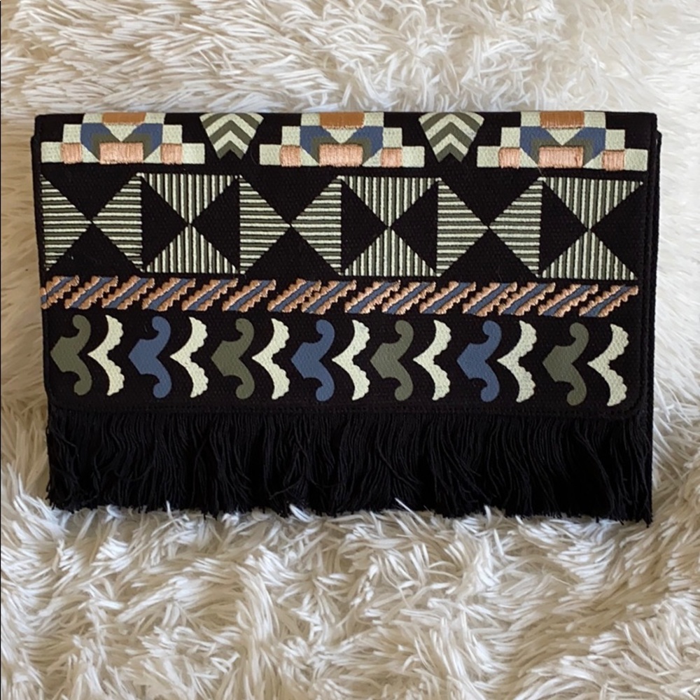 ✨✨ Stella & Dot Taj clutch